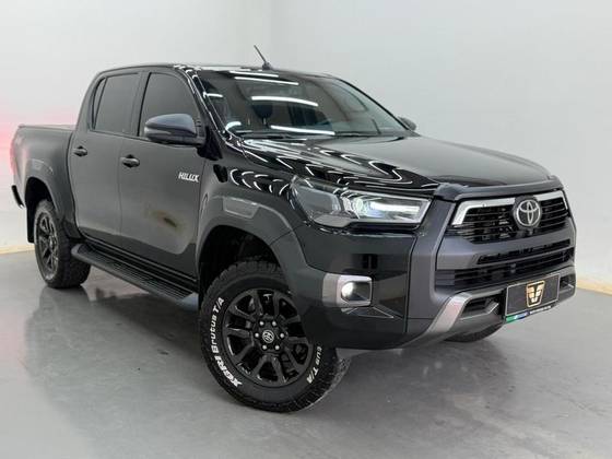 TOYOTA HILUX 2.8 D-4D TURBO DIESEL CD CONQUEST 4X4 AUTOMÁTICO TOYOTA HILUX 2.8 D-4D TURBO DIESEL CD CONQUEST 4X4 AUTOMÁTICO